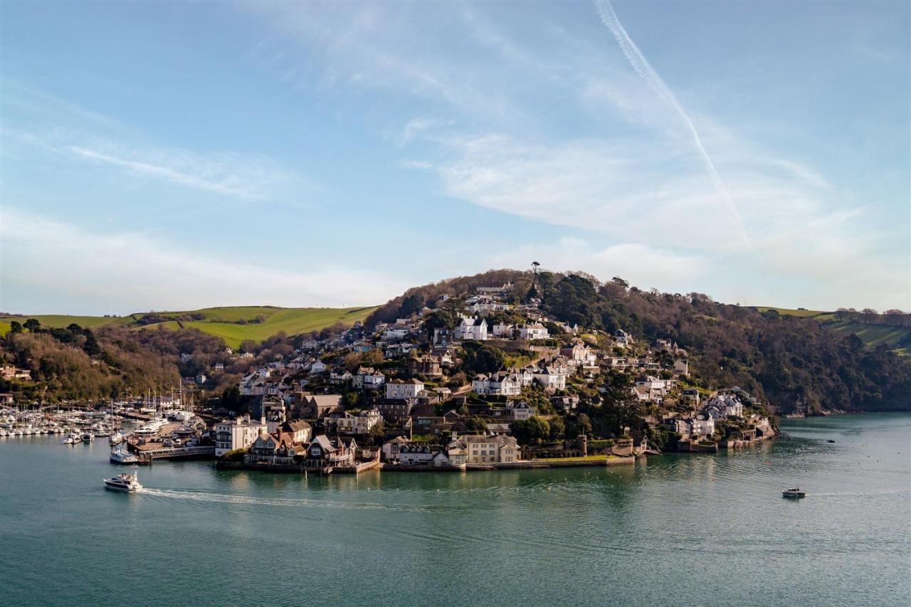 Uphigh - Elevated Family Home With Stunning River Views Dartmouth Exterior foto